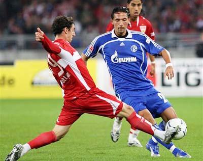 中的策略与 中的策略与